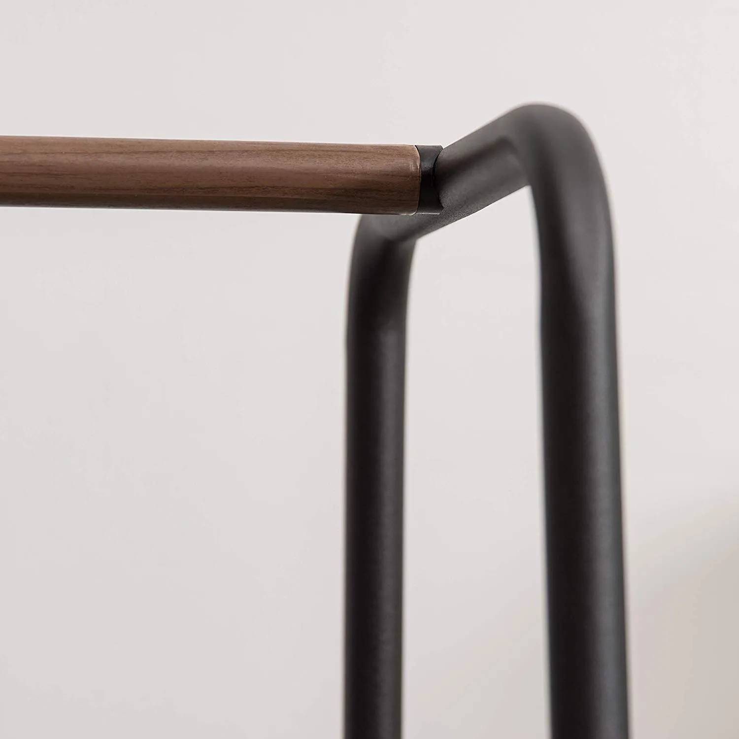 Iris Ohyama PI-B5M Kleiderständer Metall mit Regal Weiß