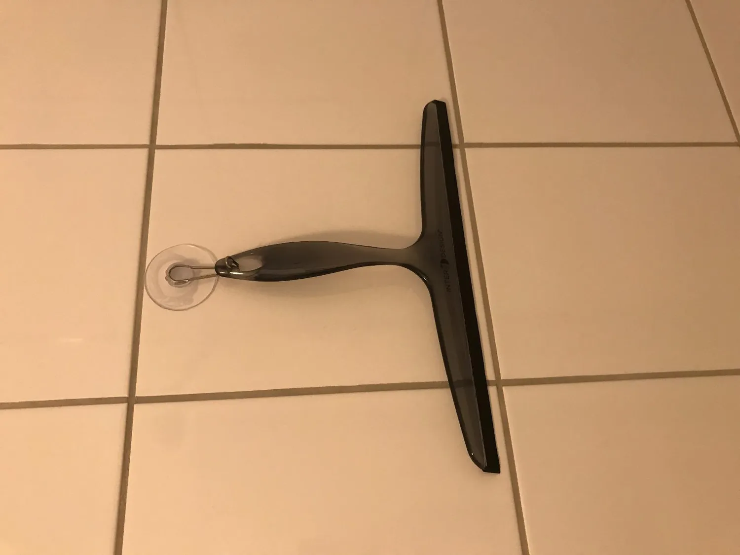 mDesign Duschabzieher 30,5 cm Schwarz Saugnapf
