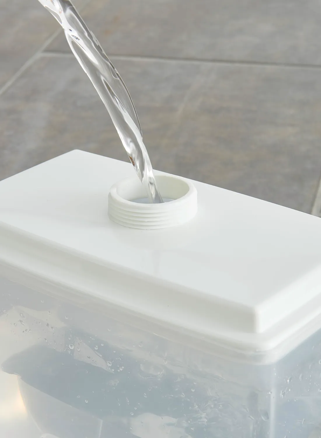 Iris Ohyama J-200 Wasserspender weiß 2 Liter Anti-Tropf