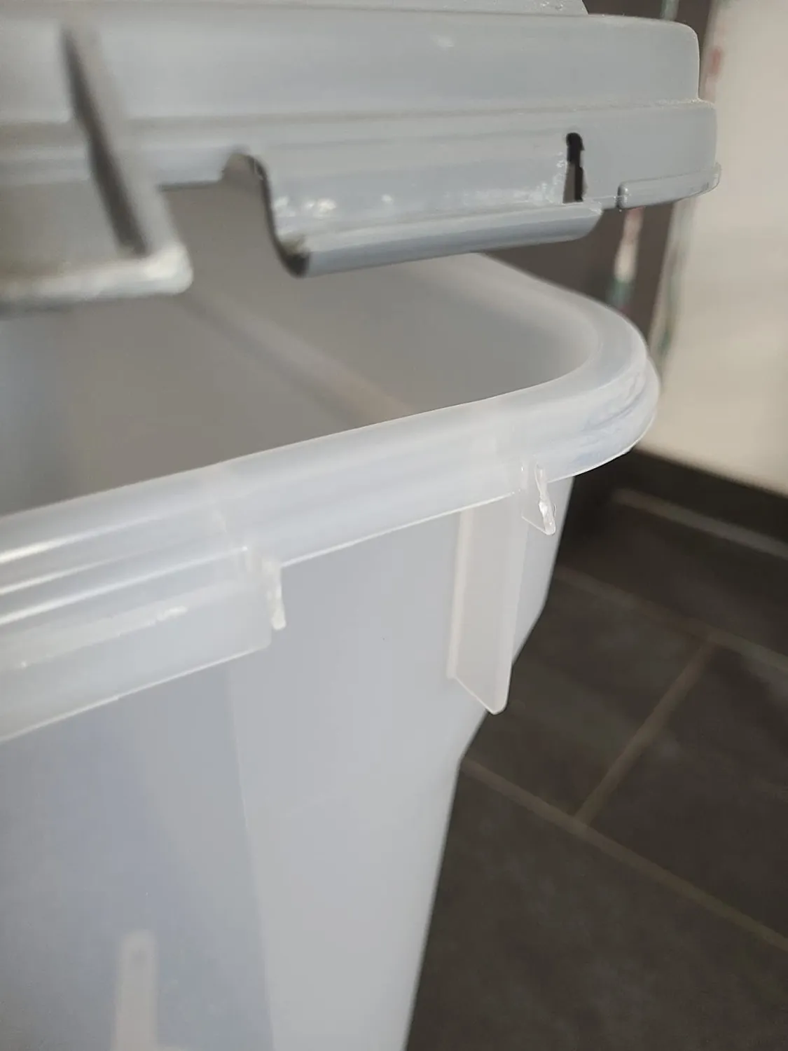 Iris Ohyama ATS-L Futterbox 45 L grau luftdicht mit Schaufel