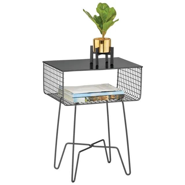 mDesign Beistelltisch Metall schwarz mit Drahtkorb Vintage 57,9cm