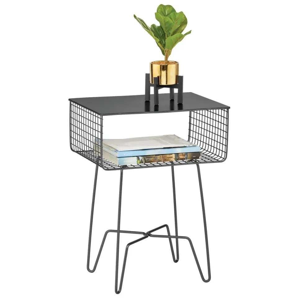 mDesign Beistelltisch Metall schwarz mit Drahtkorb Vintage 57,9cm