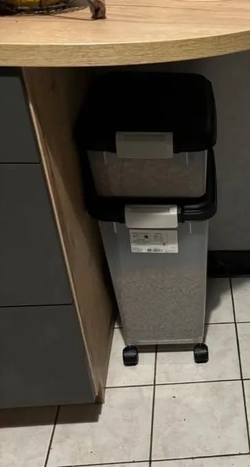 Iris Ohyama MP-8 MP-1 Futterbox 30+10L schwarz luftdicht